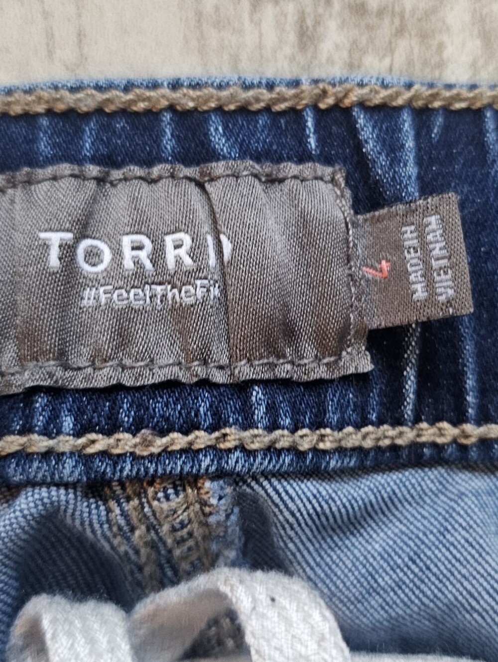 Torrid Weekender Dark Blue Denim Drawstring Frayed Hem Shorts 4X / 26 - Picture 3 of 3
